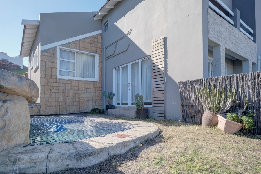 4 Bedroom Property for Sale in Seaview Eastern Cape